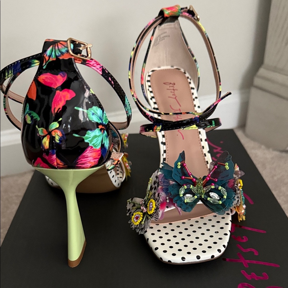 Any offer accepted 🎉Betsey Johnson Butterfly 🦋 Heels